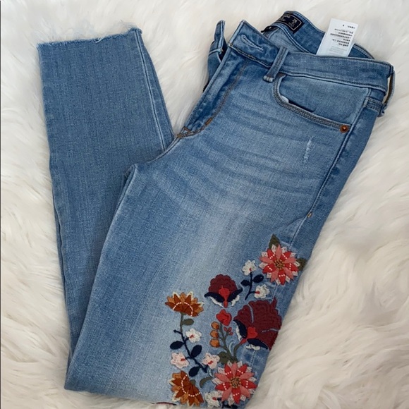Abercrombie & Fitch Denim - Abercrombie Ripped Light Wash Embroidery Jeans